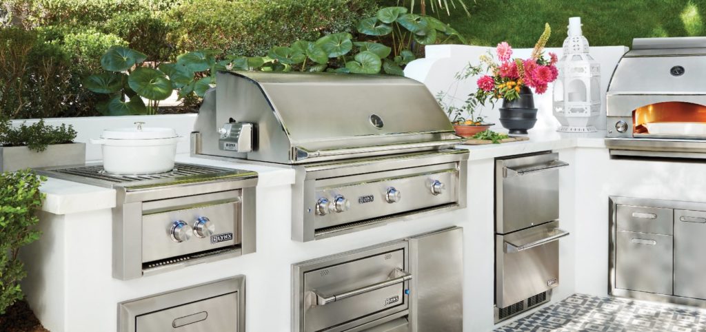 Lynx girll outdoor kitchen